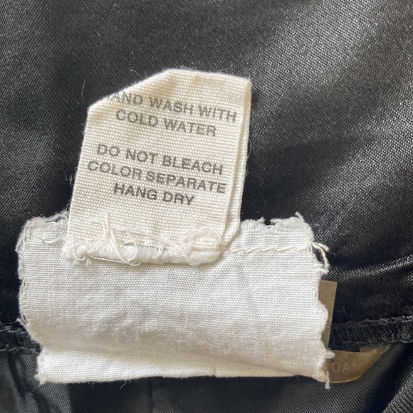 Ryu Pleated Front Black Shorts Size M - Picture 7 of 7